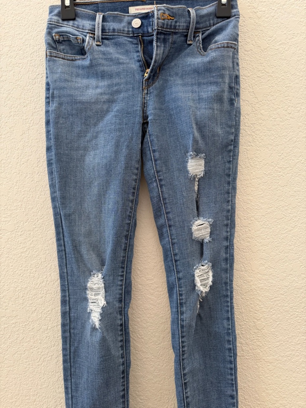 Women's Distressed Skinny Jeans - Light Blue